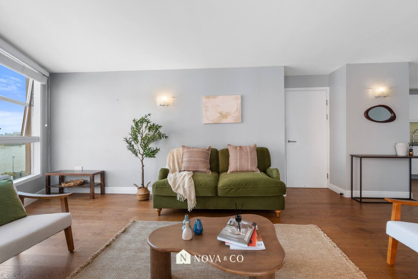 Canary Wharf 2BR | O2 Views & Parking in Aurora Bldg, 164 Blackwall Way 15 - Property image 10 - VivreStays