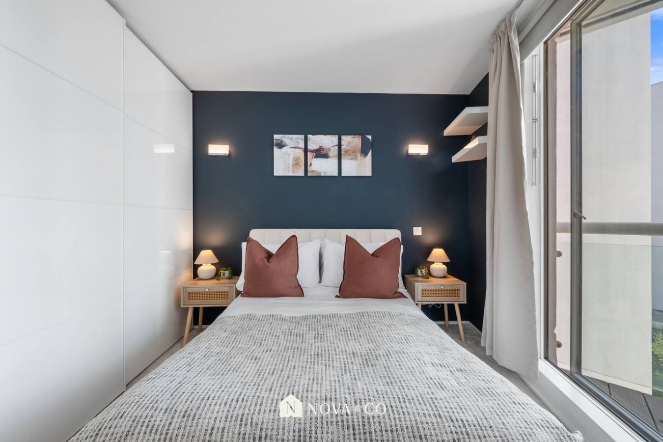 Canary Wharf 2BR | O2 Views & Parking in Aurora Bldg, 164 Blackwall Way 15 - Property image 17 - VivreStays