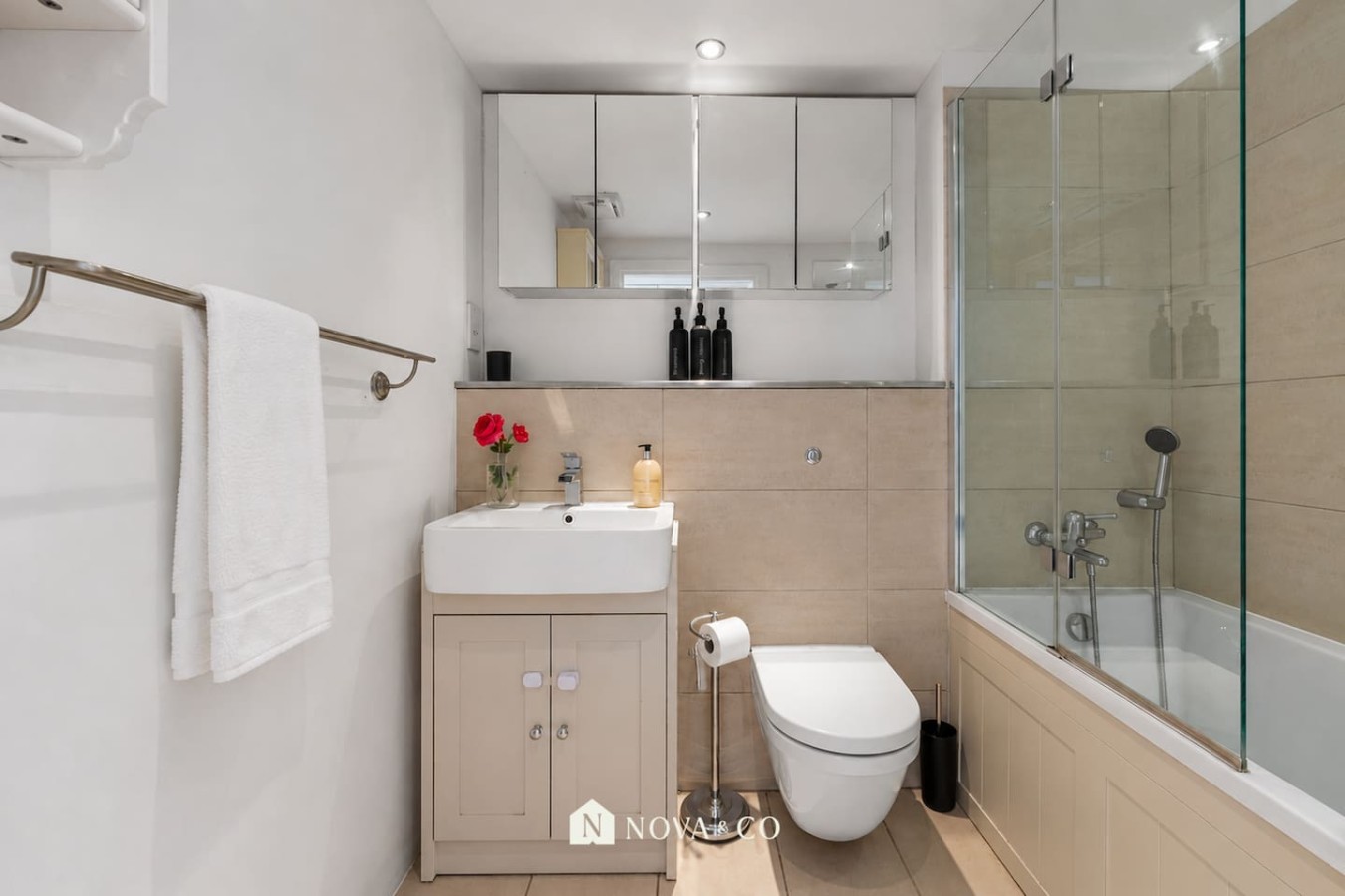 Canary Wharf 2BR | O2 Views & Parking in Aurora Bldg, 164 Blackwall Way 15 - Property image 44 - VivreStays