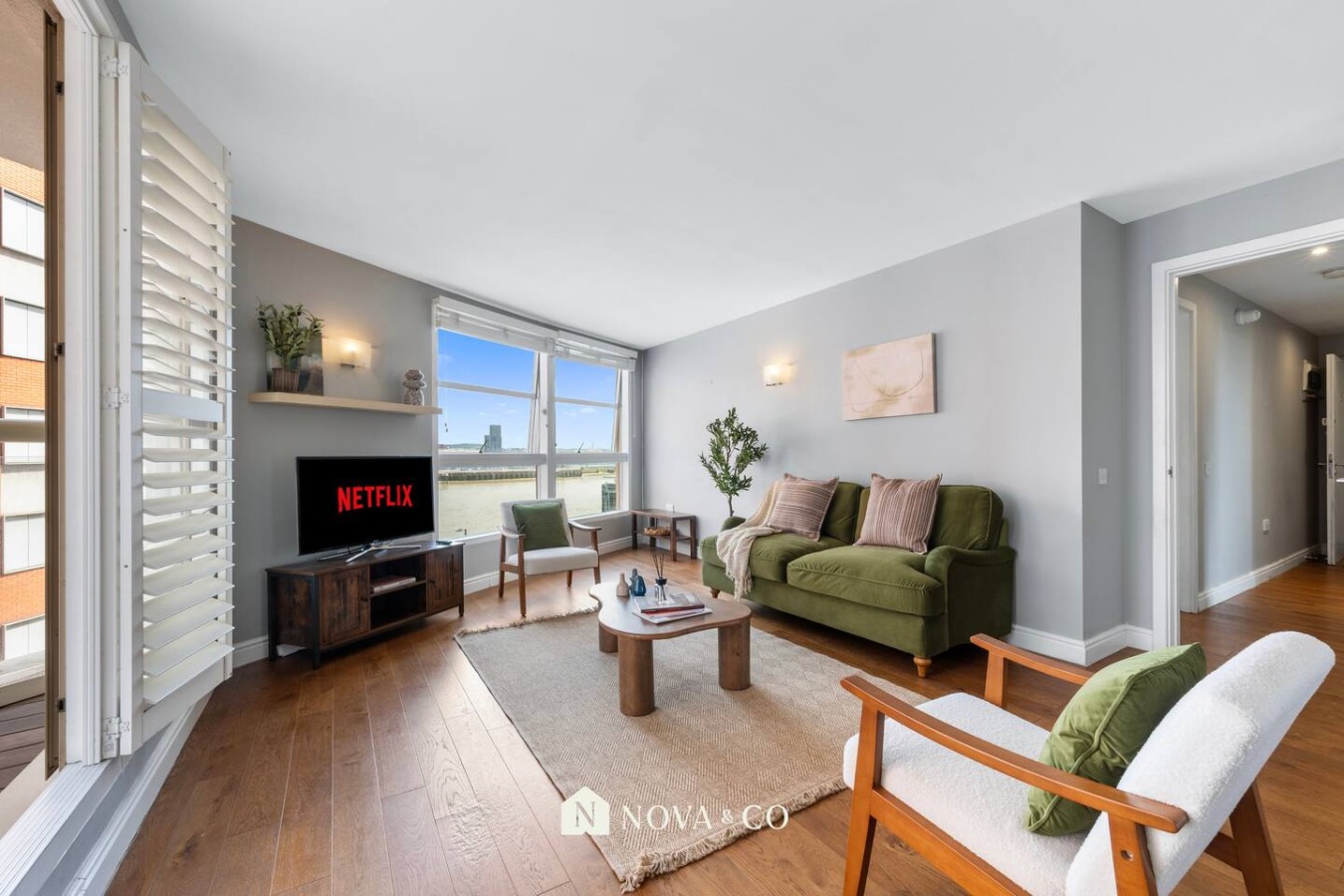 Canary Wharf 2BR | O2 Views & Parking serviced apartment - Greater London - VivreStays