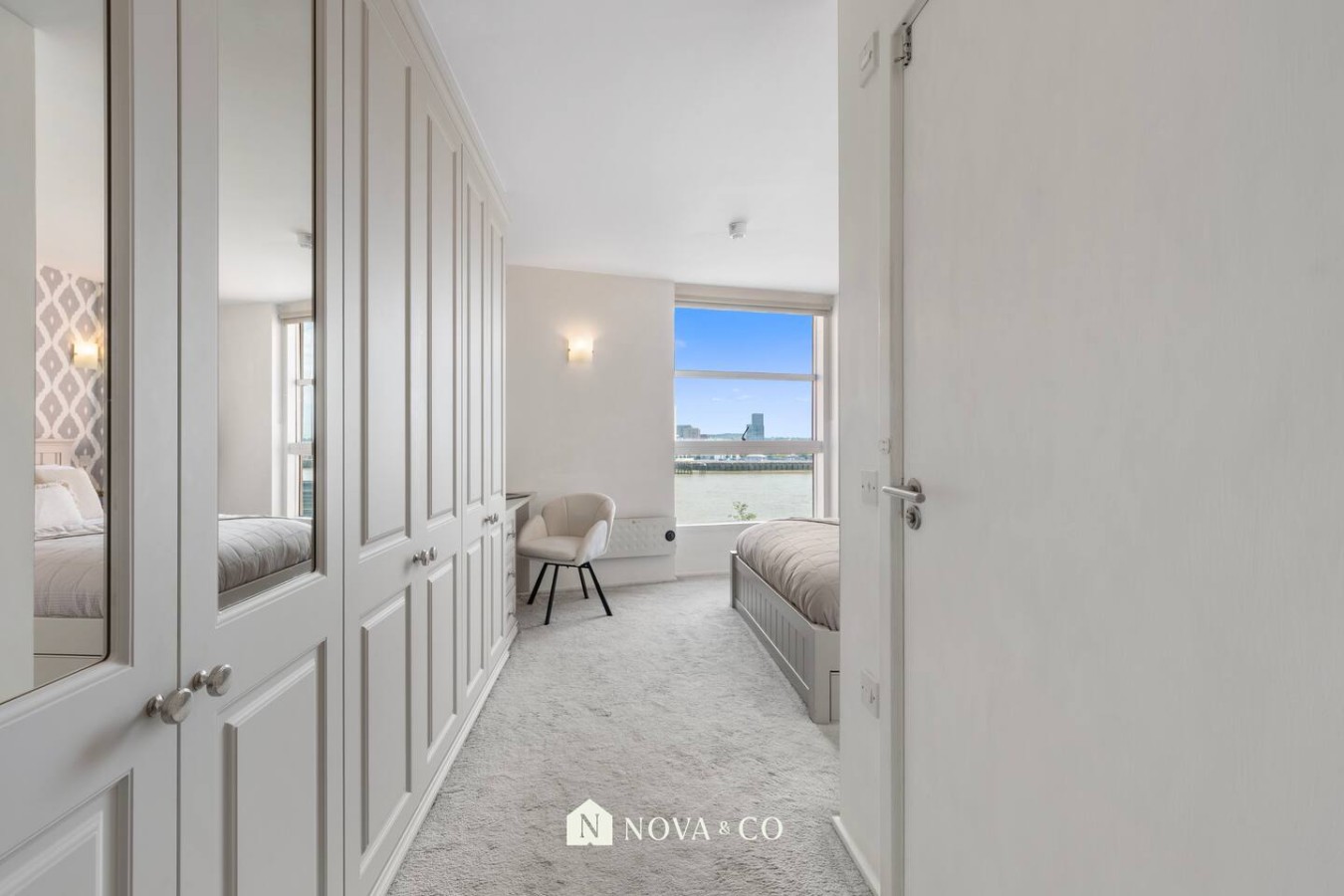 Canary Wharf 2BR | O2 Views & Parking in Aurora Bldg, 164 Blackwall Way 15 - Property image 20 - VivreStays