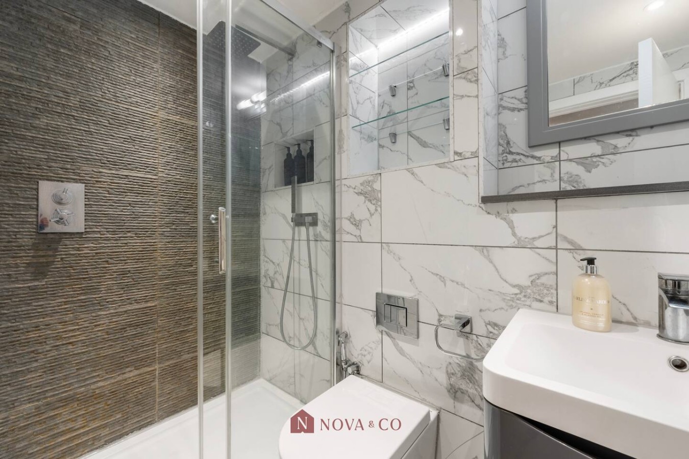 Canary Wharf 2BR | O2 Views & Parking in Aurora Bldg, 164 Blackwall Way 15 - Property image 28 - VivreStays