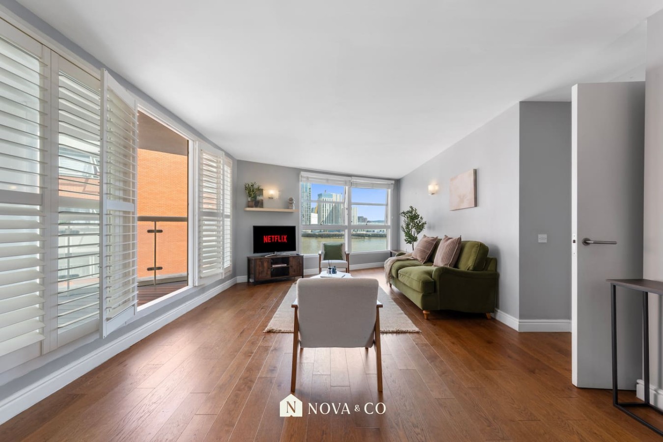 Canary Wharf 2BR | O2 Views & Parking in Aurora Bldg, 164 Blackwall Way 15 - Property image 11 - VivreStays