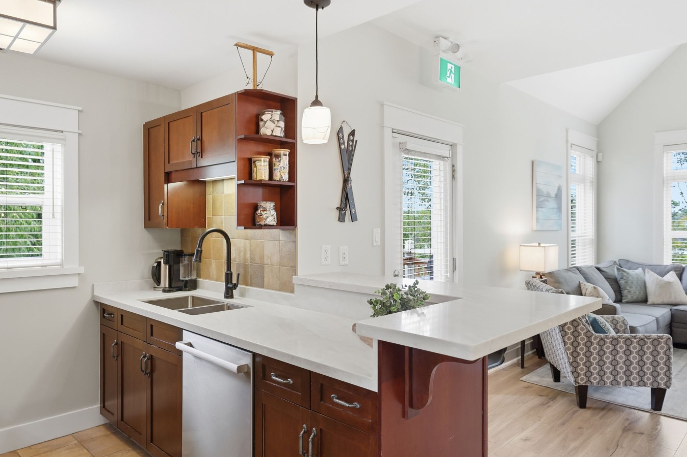 12-web-or-mls-130 Fairway Crt Unit 234-12