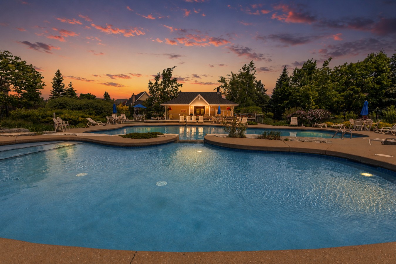 126 Snowbridge with Summer Pool