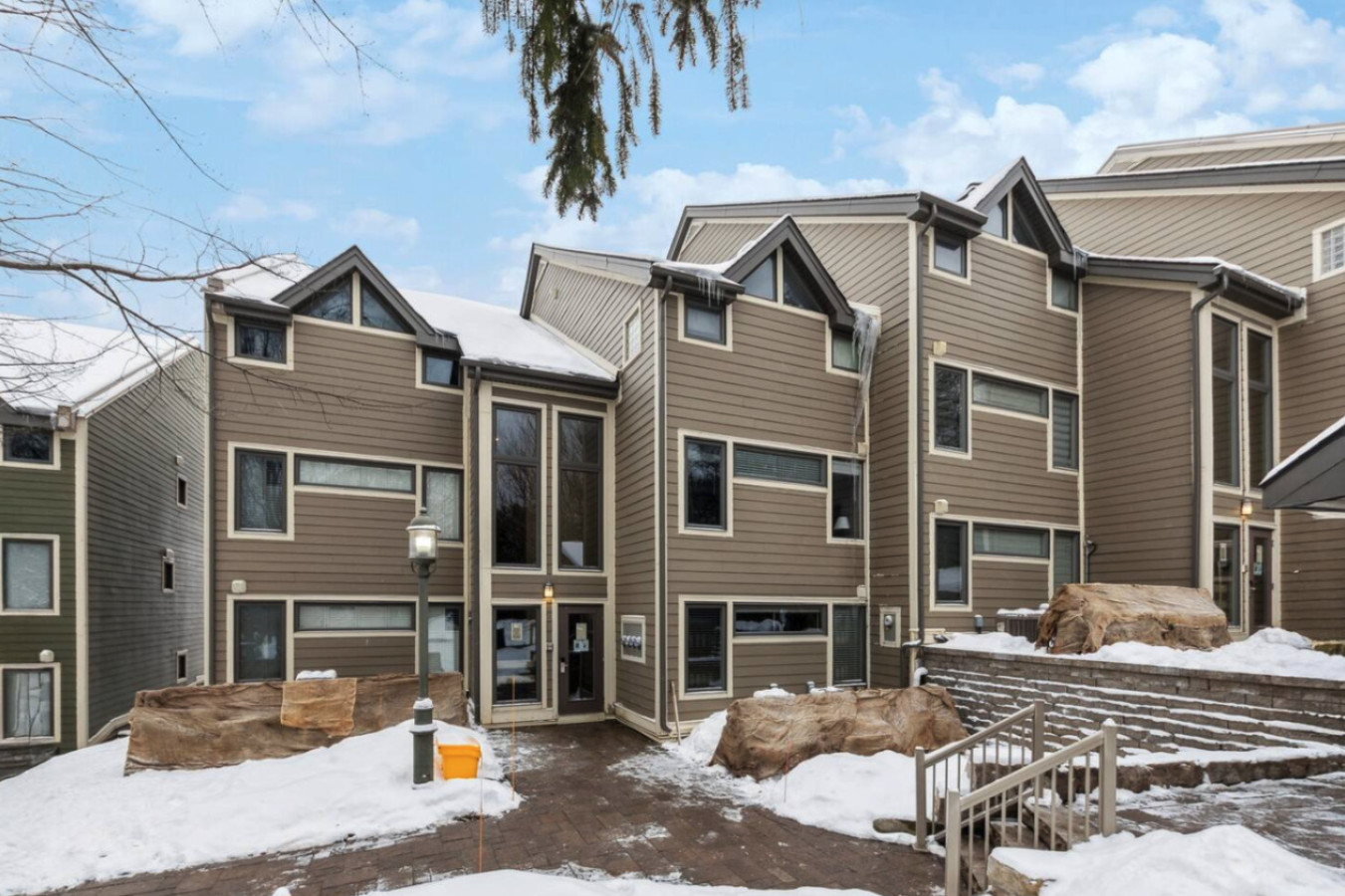 211 Chateau Ridge 32