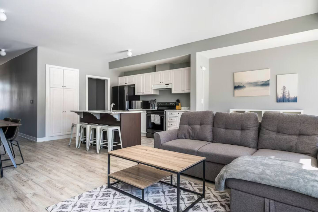 Crosswinds Escape: Townhome Backing on Blue Mtn
