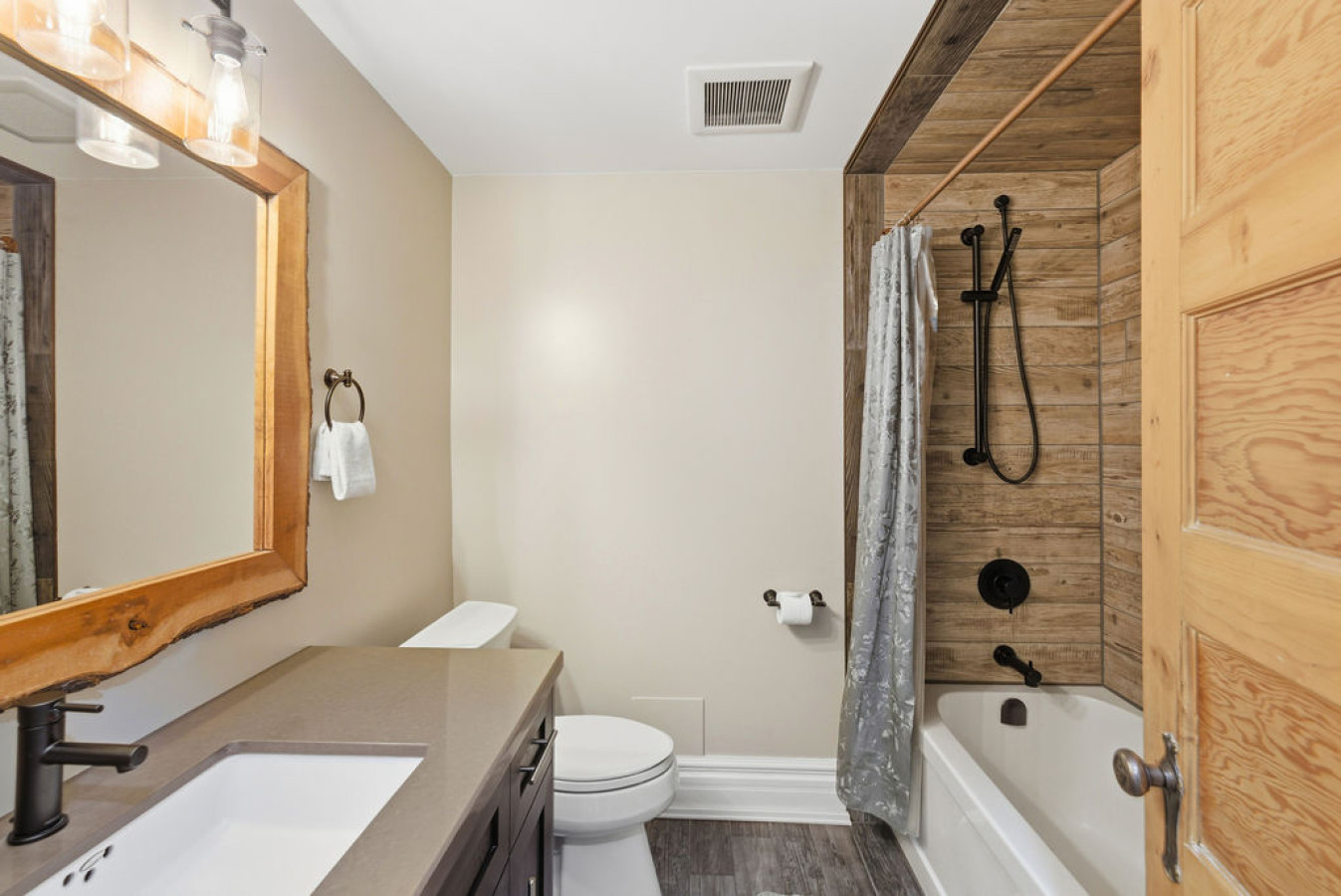 124 Hurontario Unit 1 16