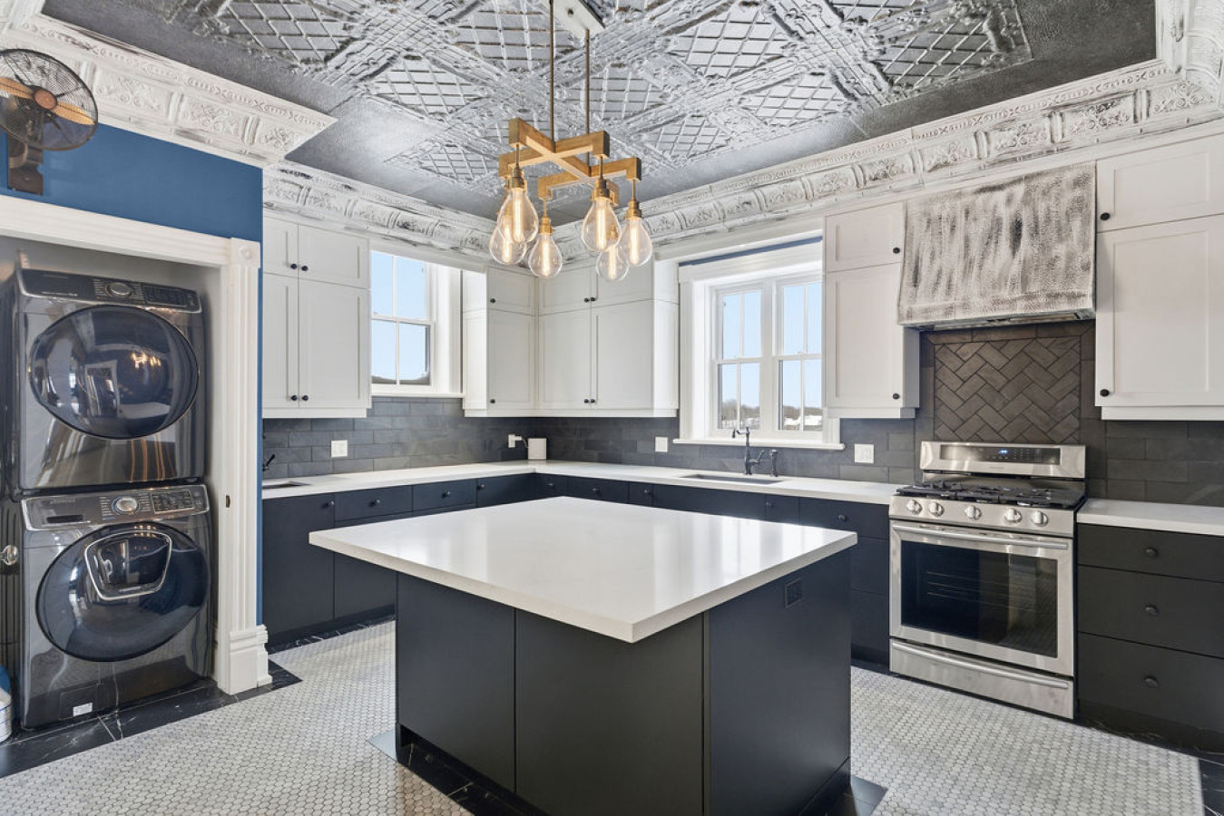 124 Hurontario Unit 2 | Photo 2