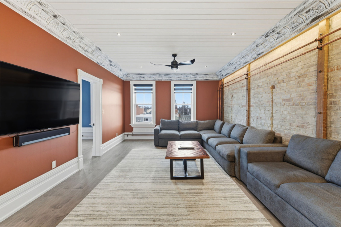 124 Hurontario Unit 2