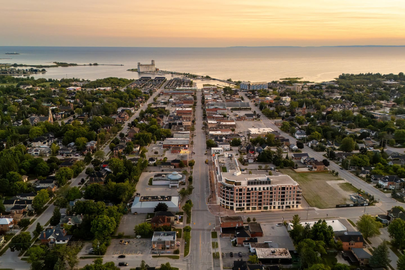 124 Hurontario Unit 2