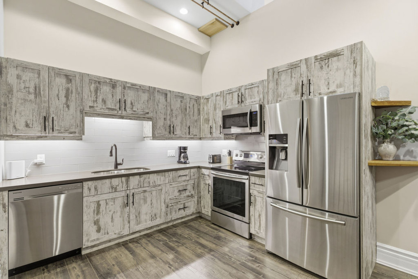 124 Hurontario Unit 3 2