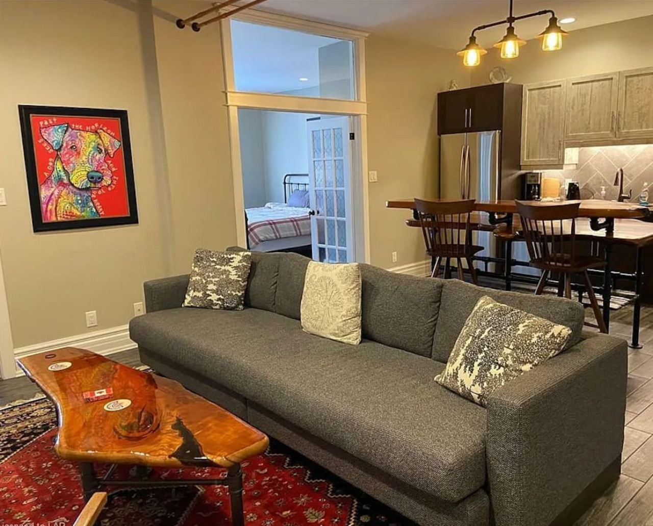 124 Hurontario Unit 4 | Photo 2