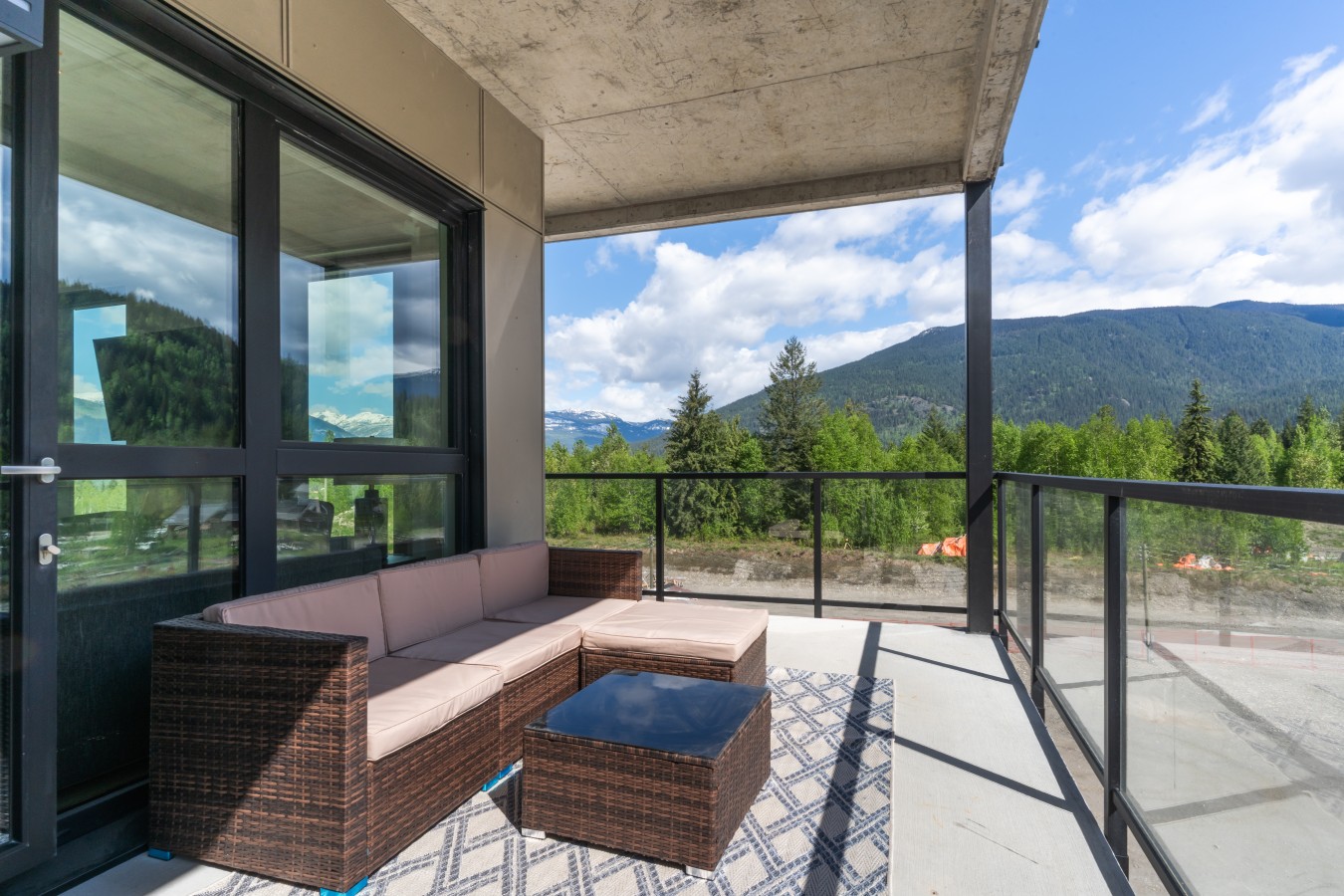 The Luxury Basecamp 12