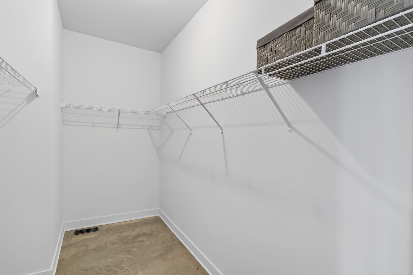 Wynnau Estate in Bel Air | Photo 35