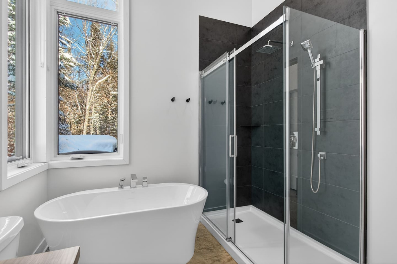 Wynnau Estate in Bel Air | Photo 38