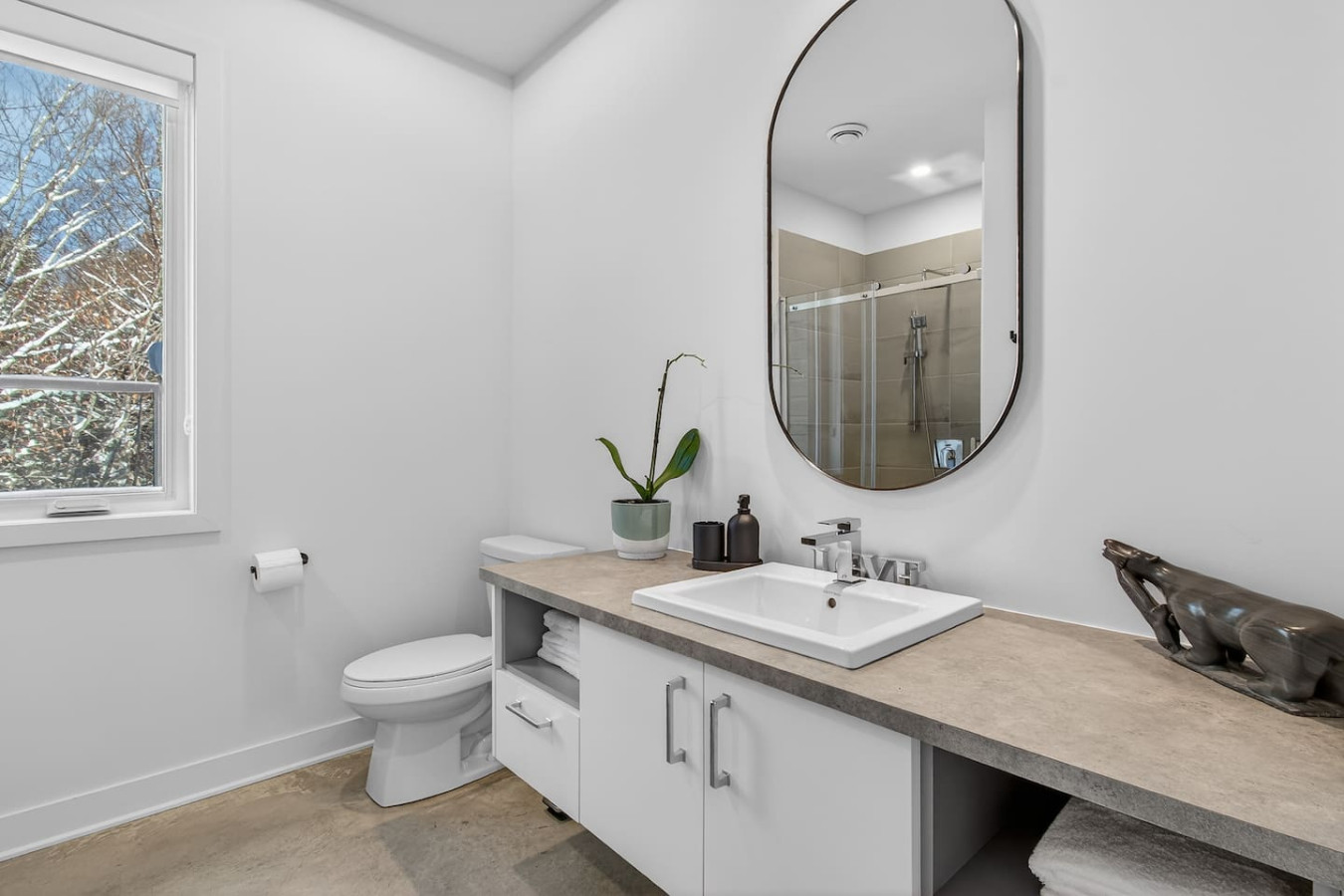 Wynnau Estate in Bel Air | Photo 31