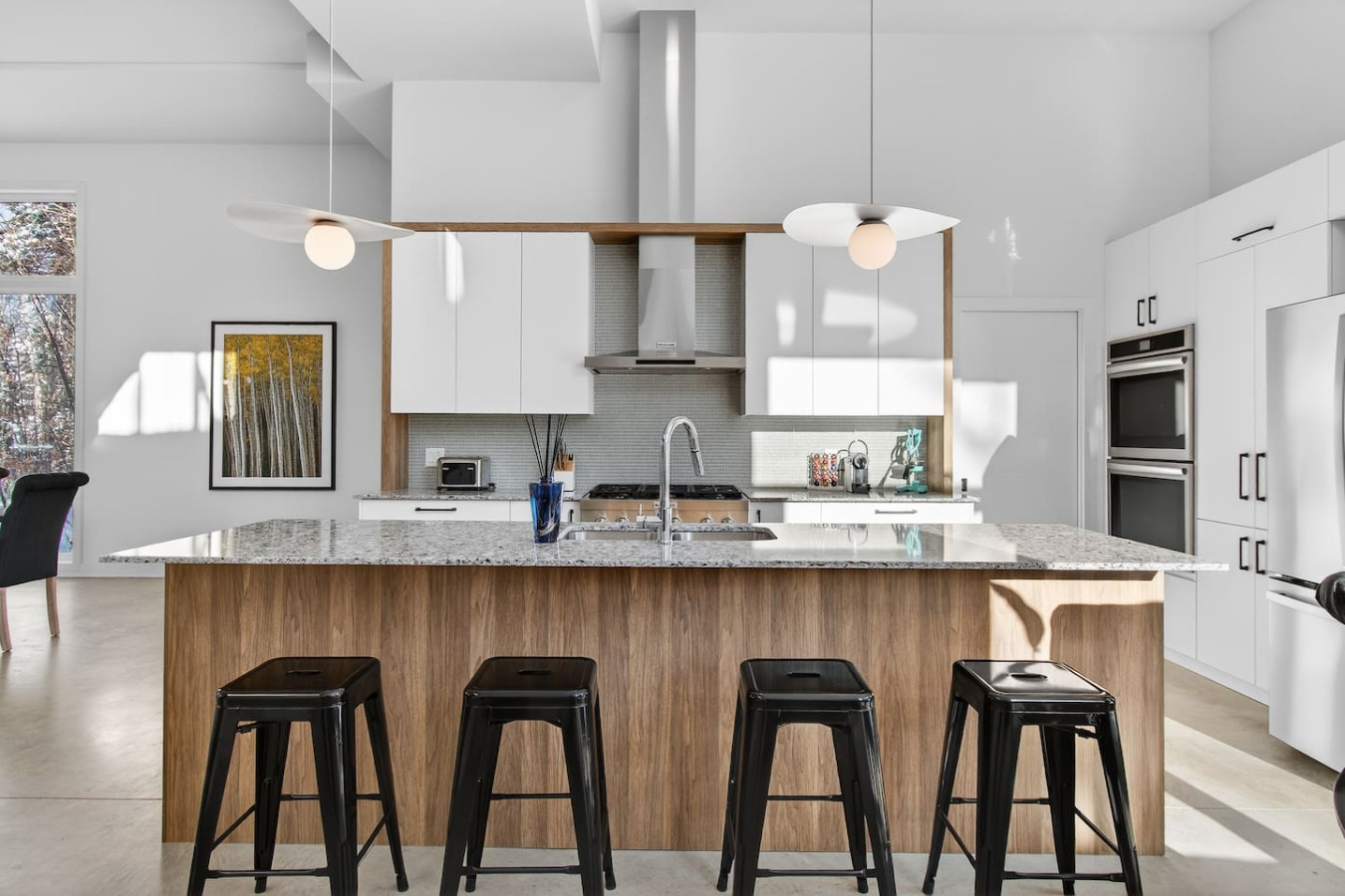 Wynnau Estate in Bel Air | Photo 3