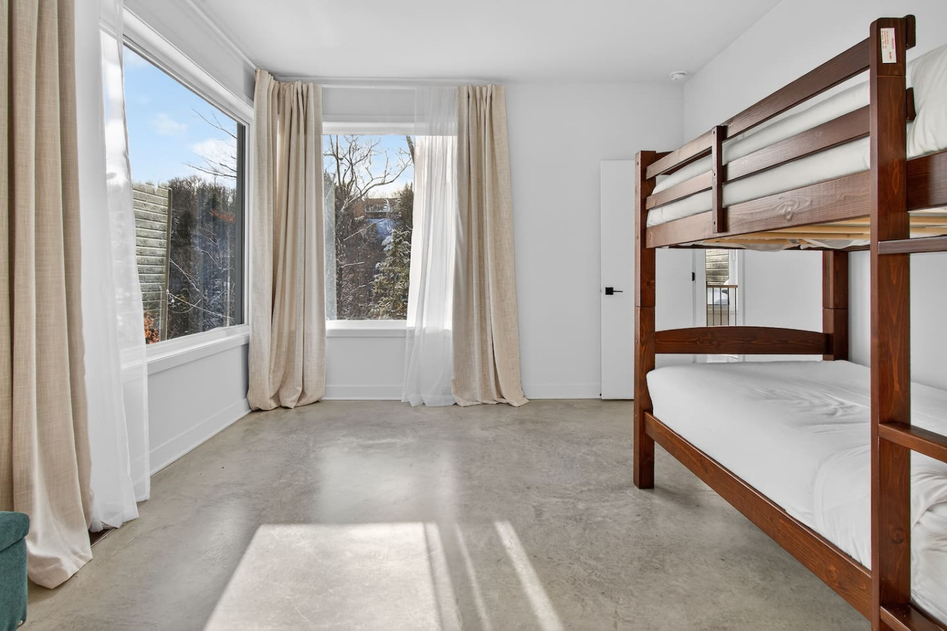 Wynnau Estate in Bel Air | Photo 39