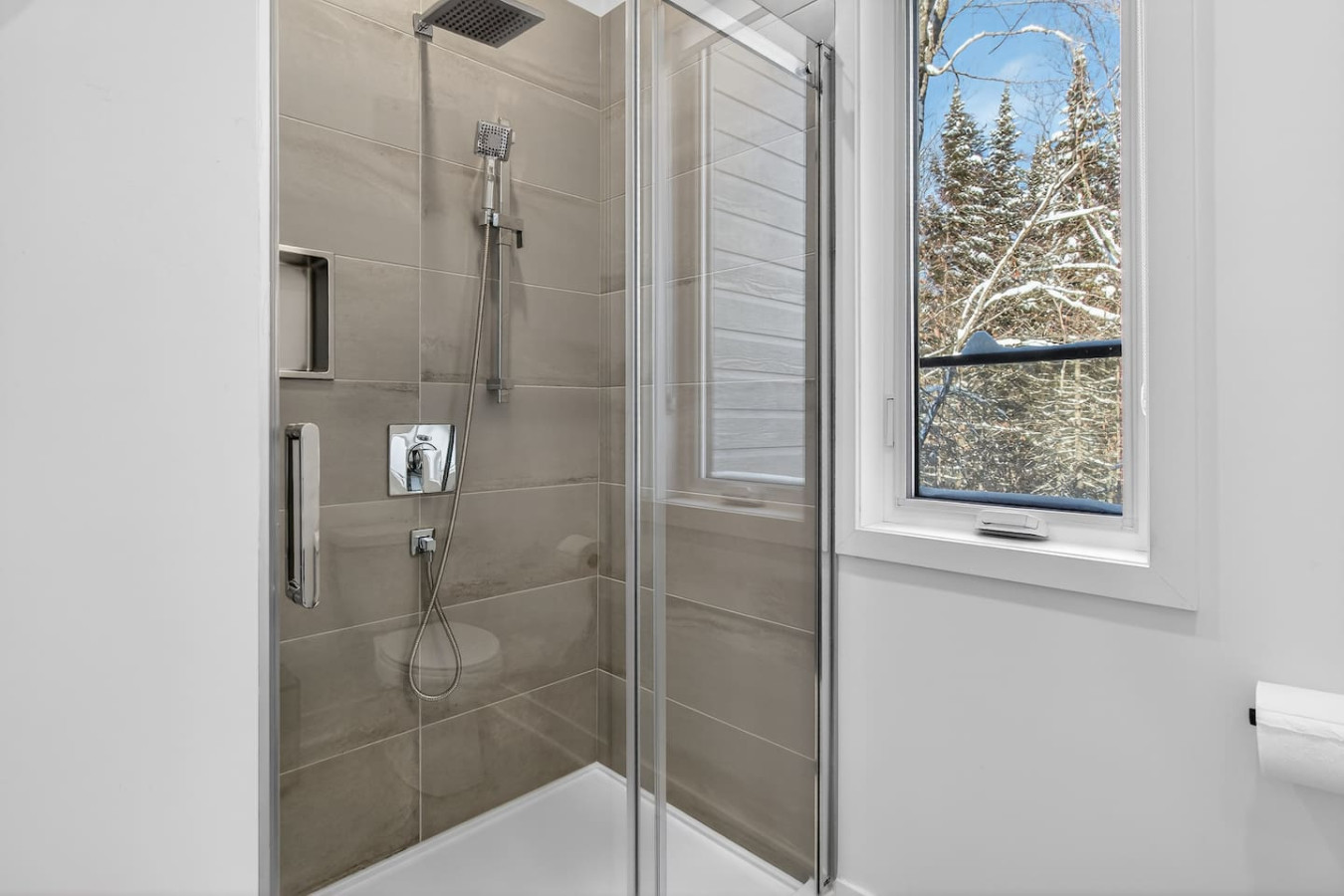 Wynnau Estate in Bel Air | Photo 32