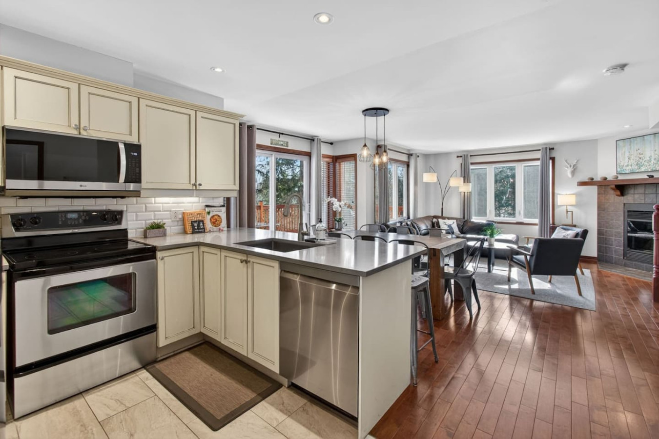 Family Townhome on La Bete Golf | Photo 10