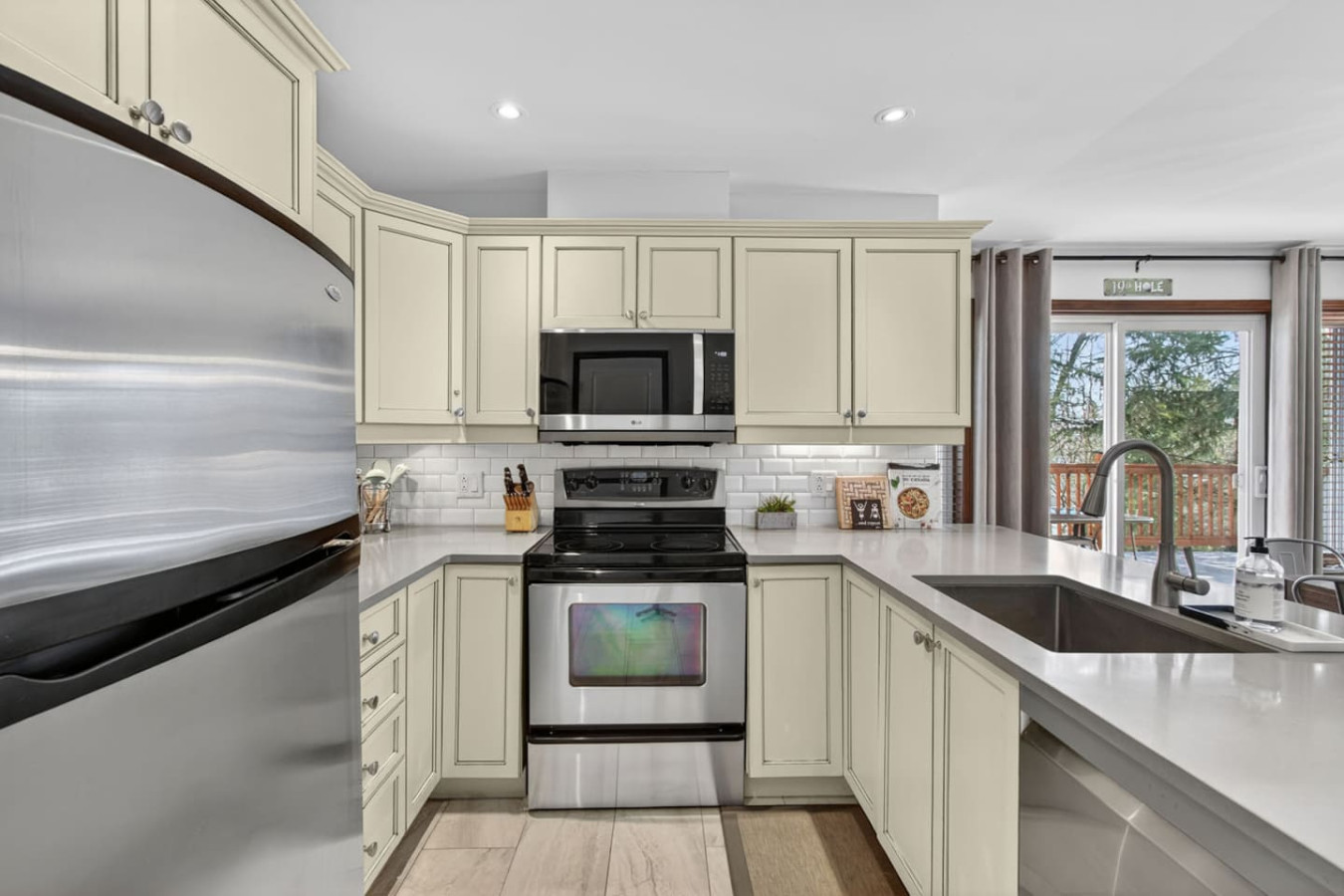 Family Townhome on La Bete Golf | Photo 12