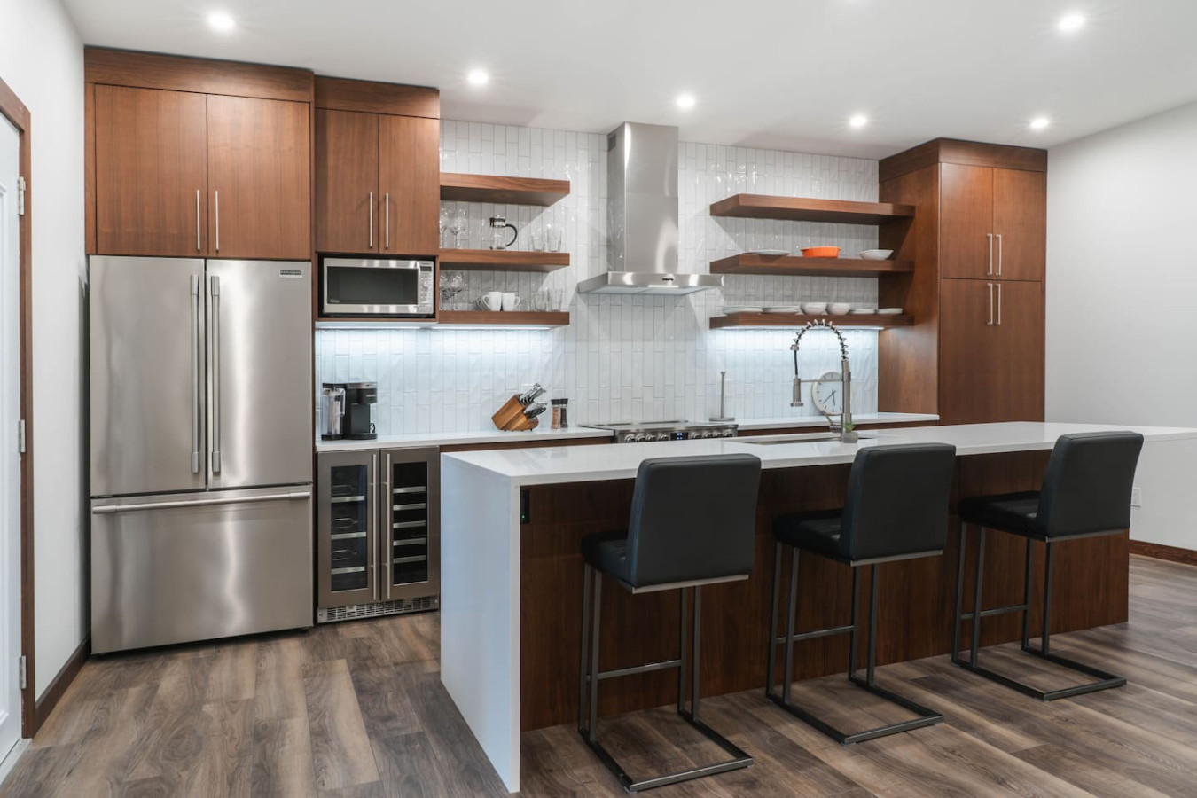 The Timber Den with Indoor Hot Tub | Photo 2