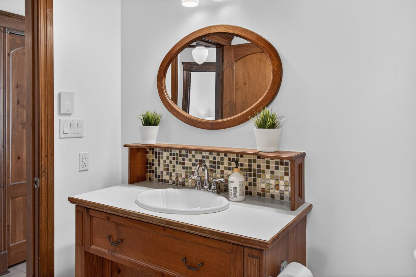 2BDR Condo w Summer Pool, 5 Mins to Village 18