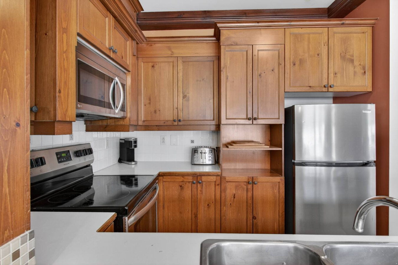 2BDR Condo w Summer Pool, 5 Mins to Village 12