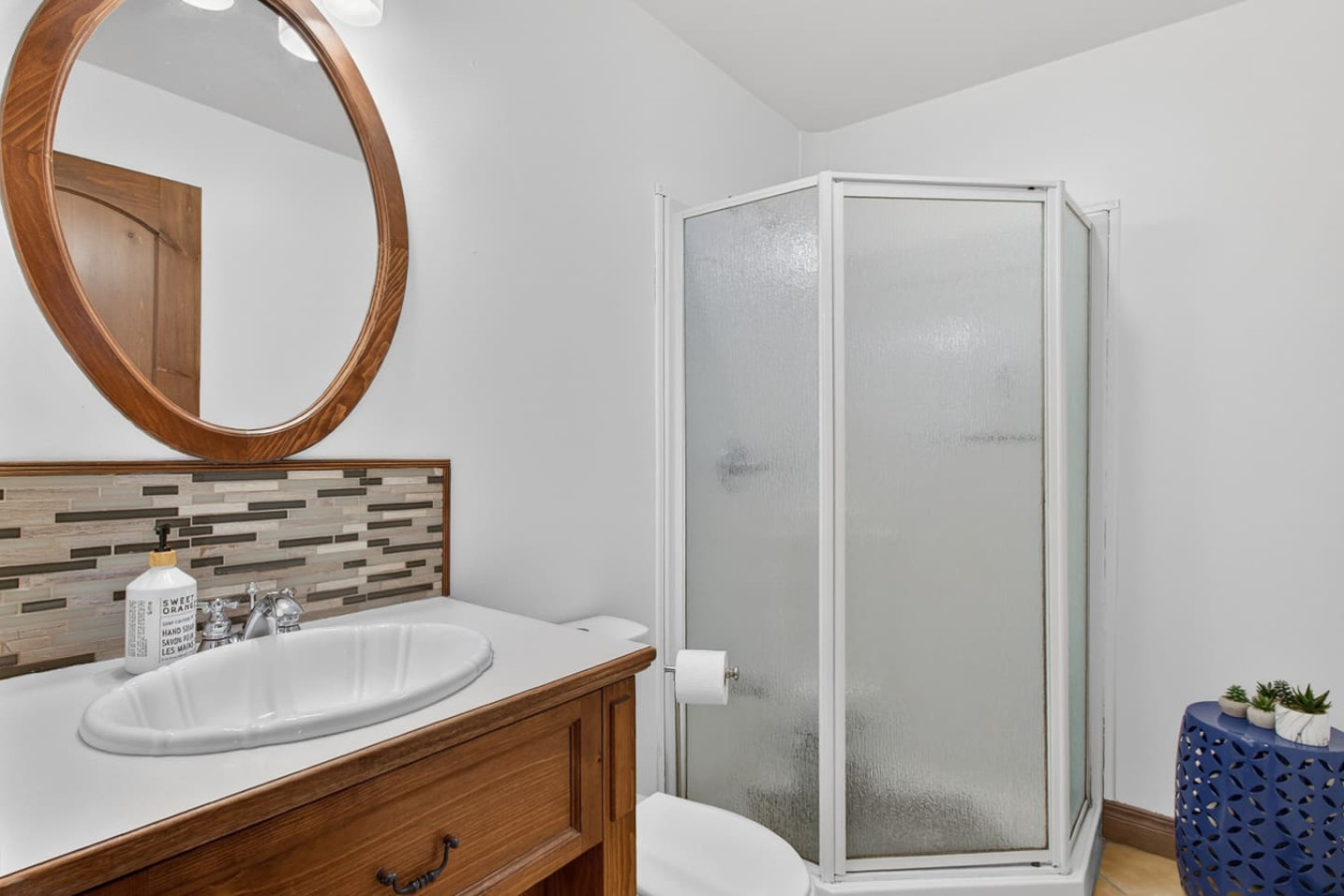 2BDR Condo w Summer Pool, 5 Mins to Village 23