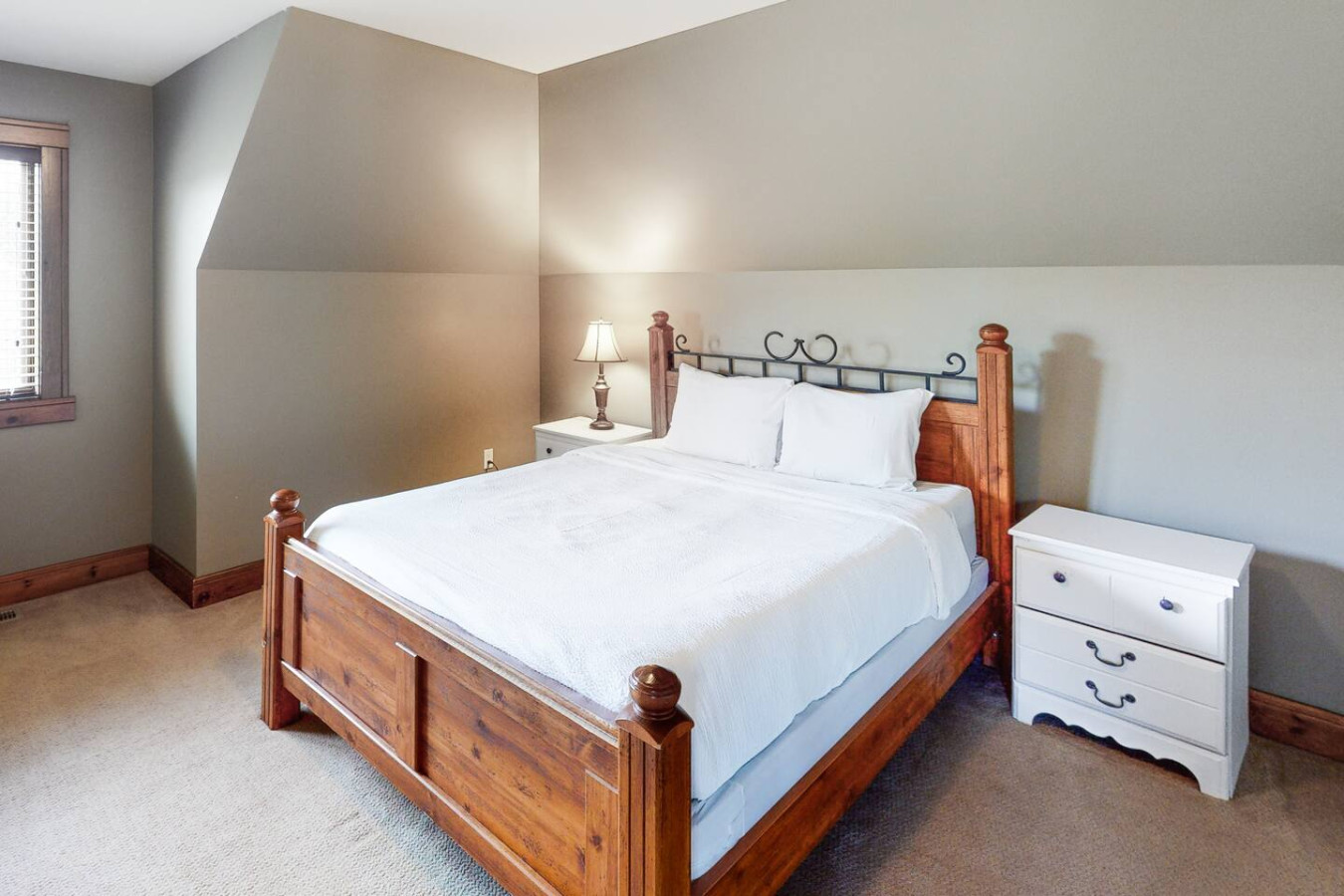 Lucille Wheeler Lodge | Photo 12