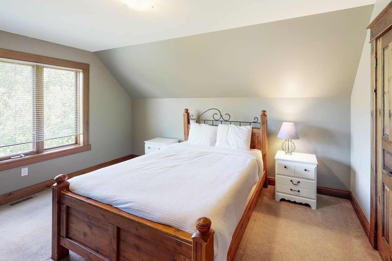 Lucille Wheeler Lodge | Photo 14