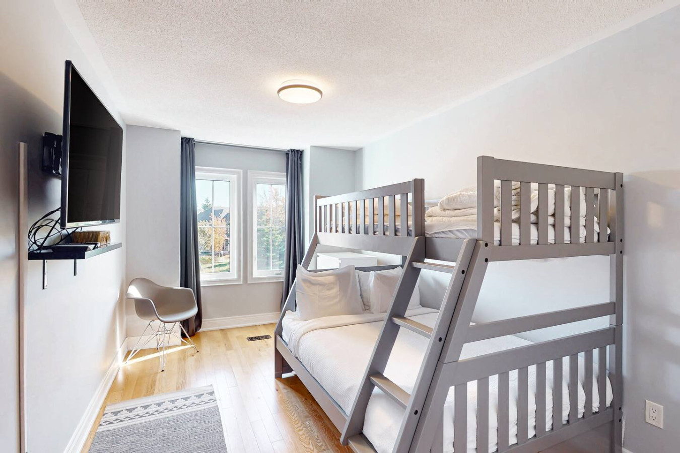 Family Townhome w/ Summer Pool | Photo 20