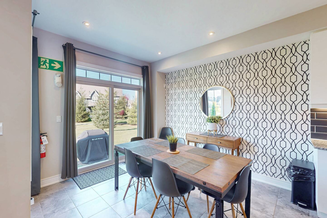 Family Townhome w/ Summer Pool | Photo 13