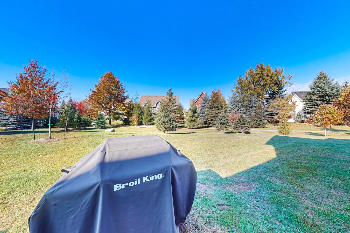 Family Townhome w/ Summer Pool | Photo 14