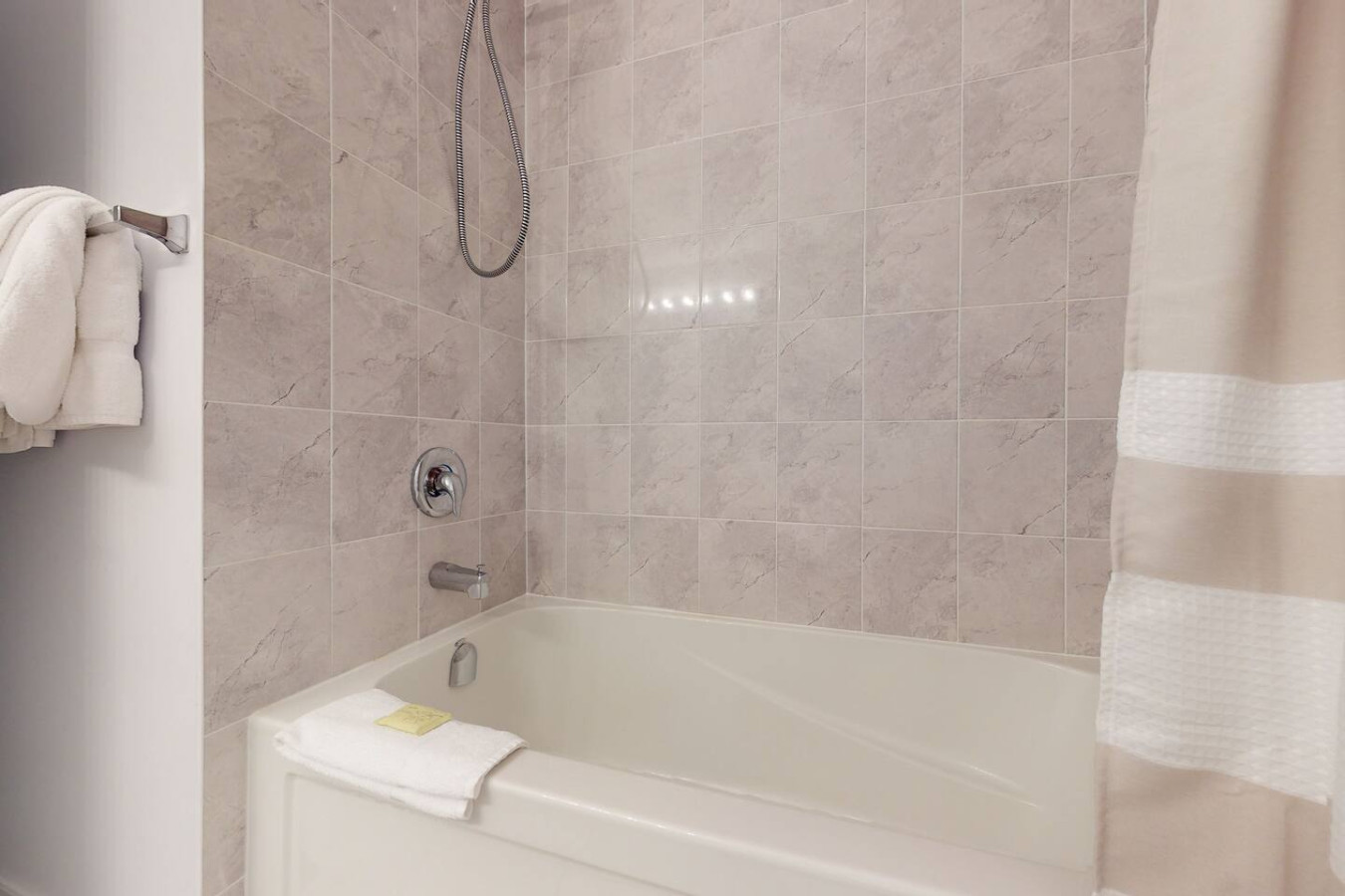 3BDRM Townhome with Summer Pool | Photo 19