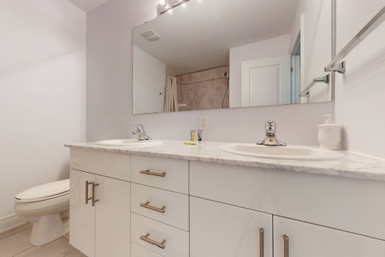 3BDRM Townhome with Summer Pool | Photo 18