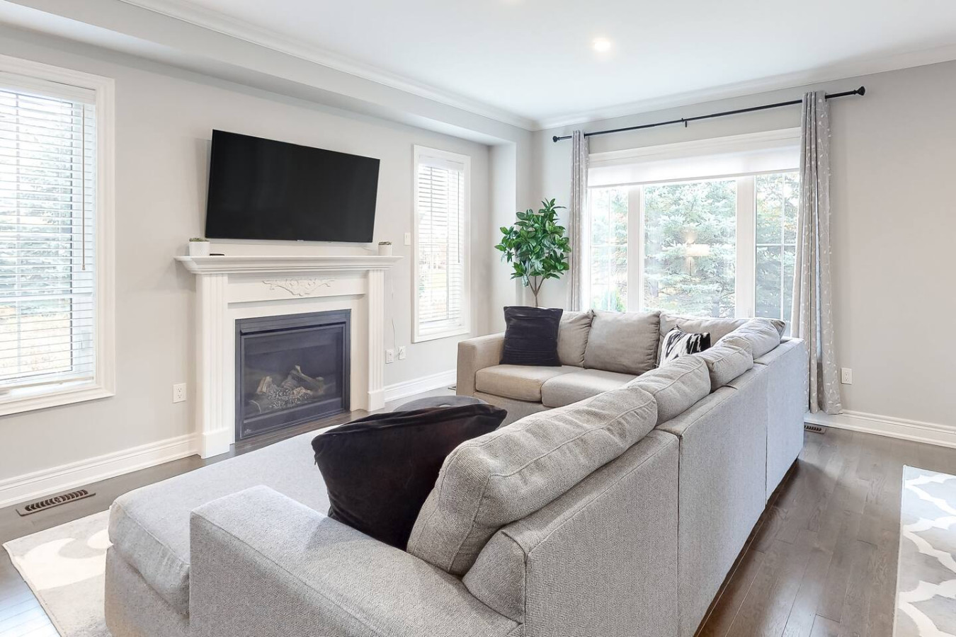 Blue Mtn Townhome w/ Summer Pool! | Photo 6