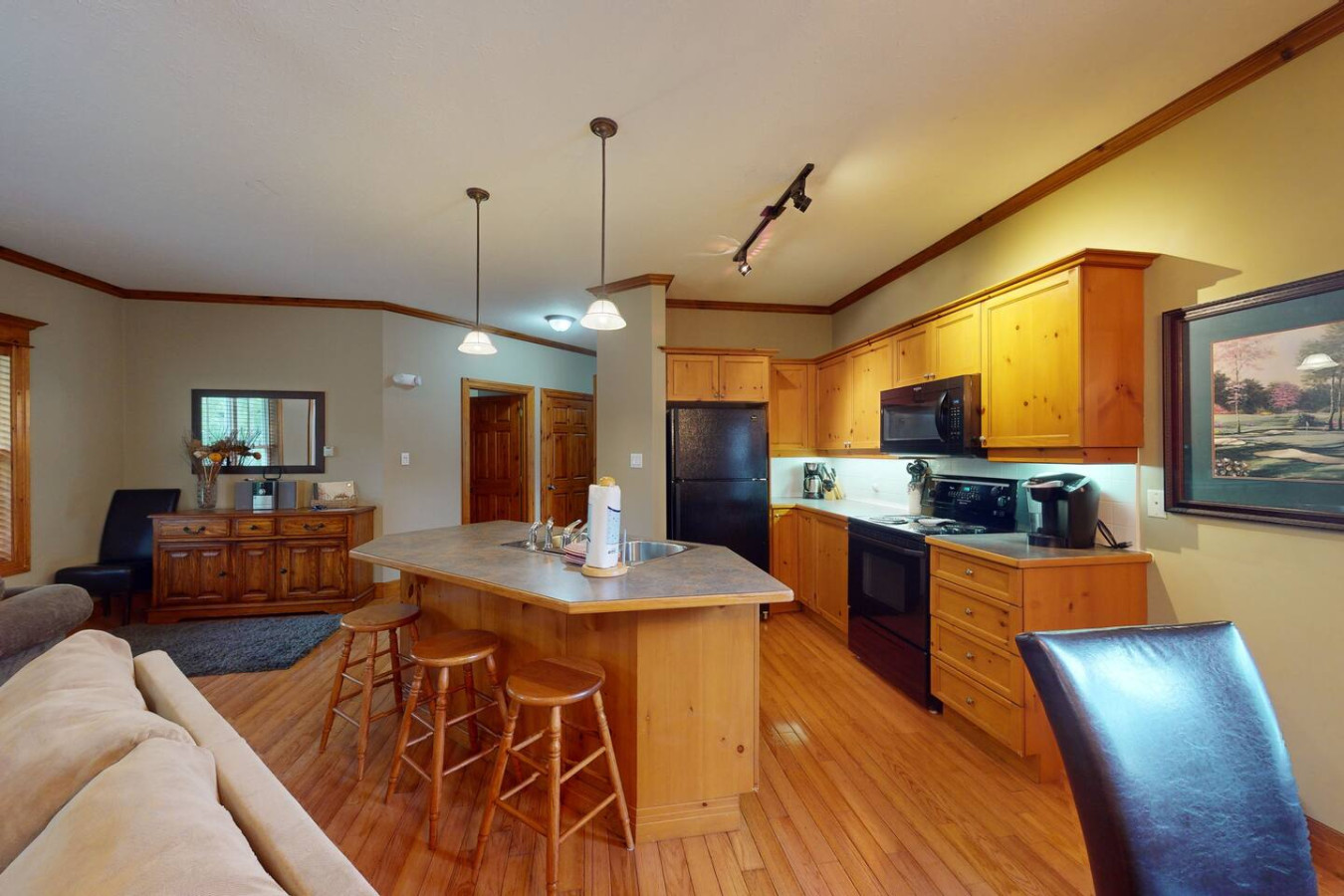 2BD Condo, Mins to Village w/ Summer Pool | Photo 2