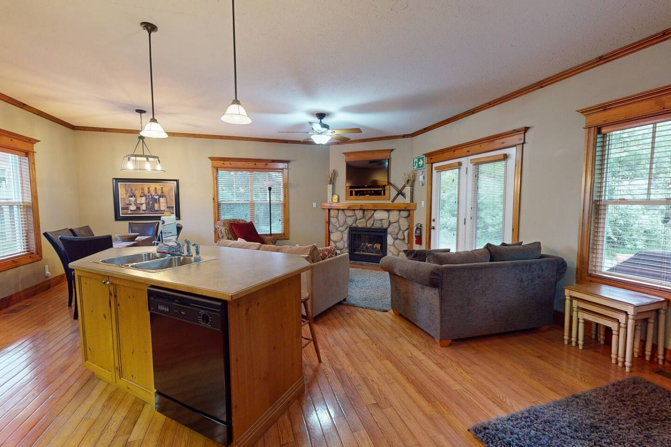 2BD Condo, Mins to Village w/ Summer Pool | Photo 8