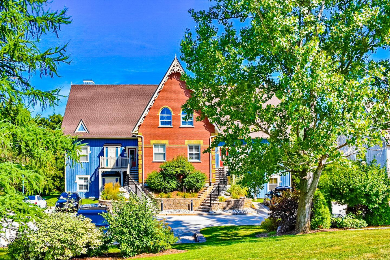 Bright 2BDR Condo with Summer Pool | Photo 18