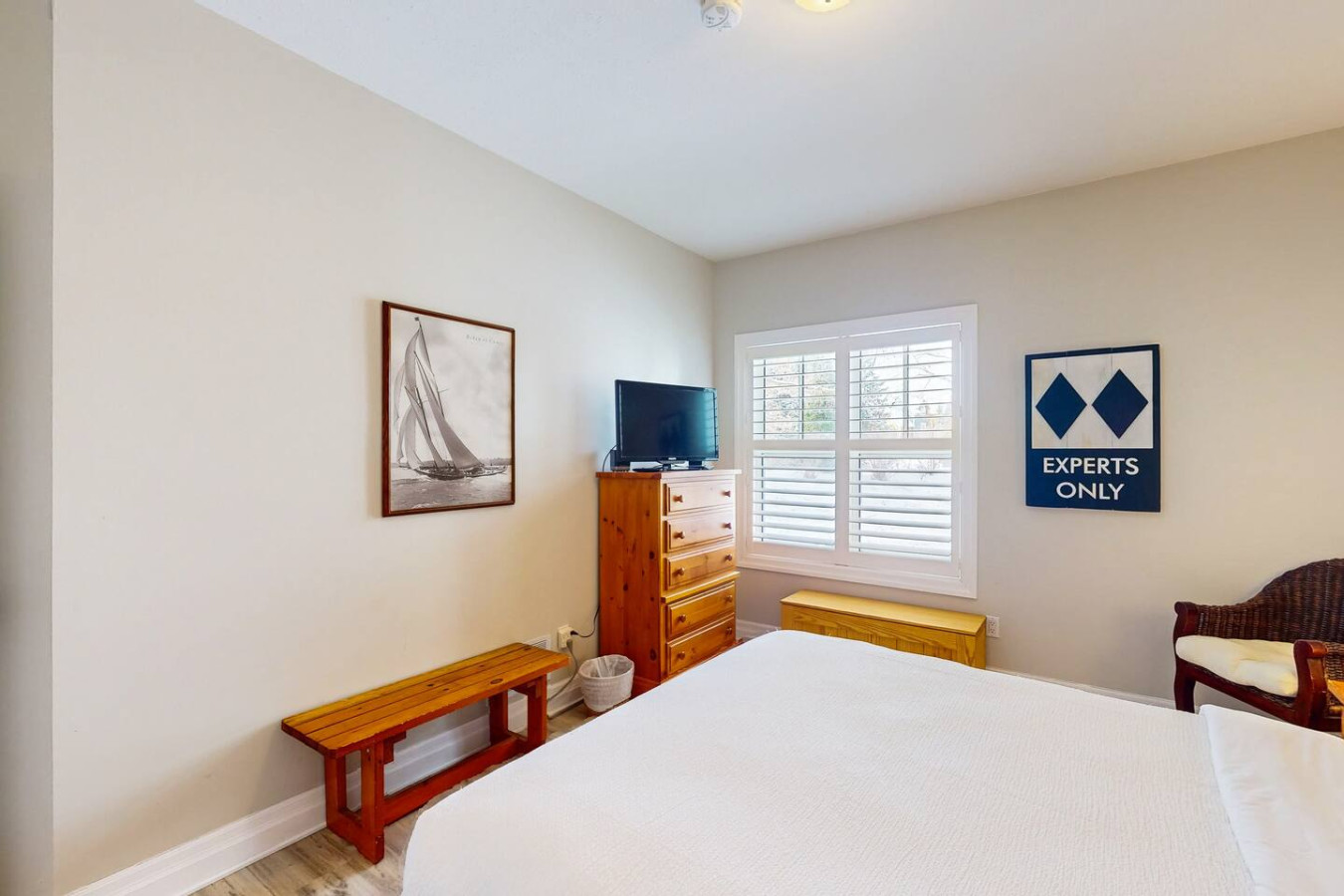 Bright 2BDR Condo with Summer Pool | Photo 12