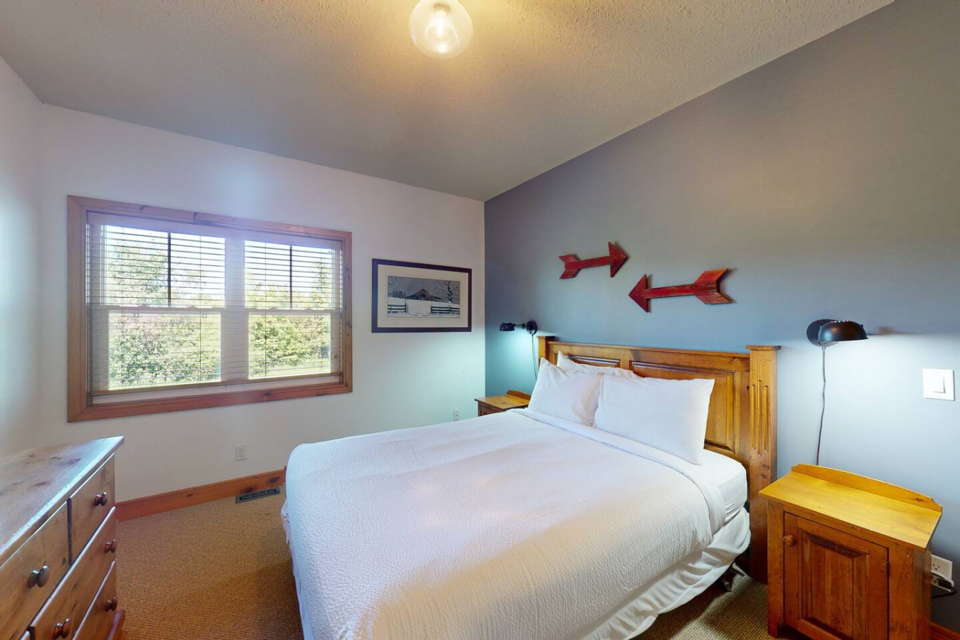 2BDR Getaway near Blue with Free Shuttle | Photo 3