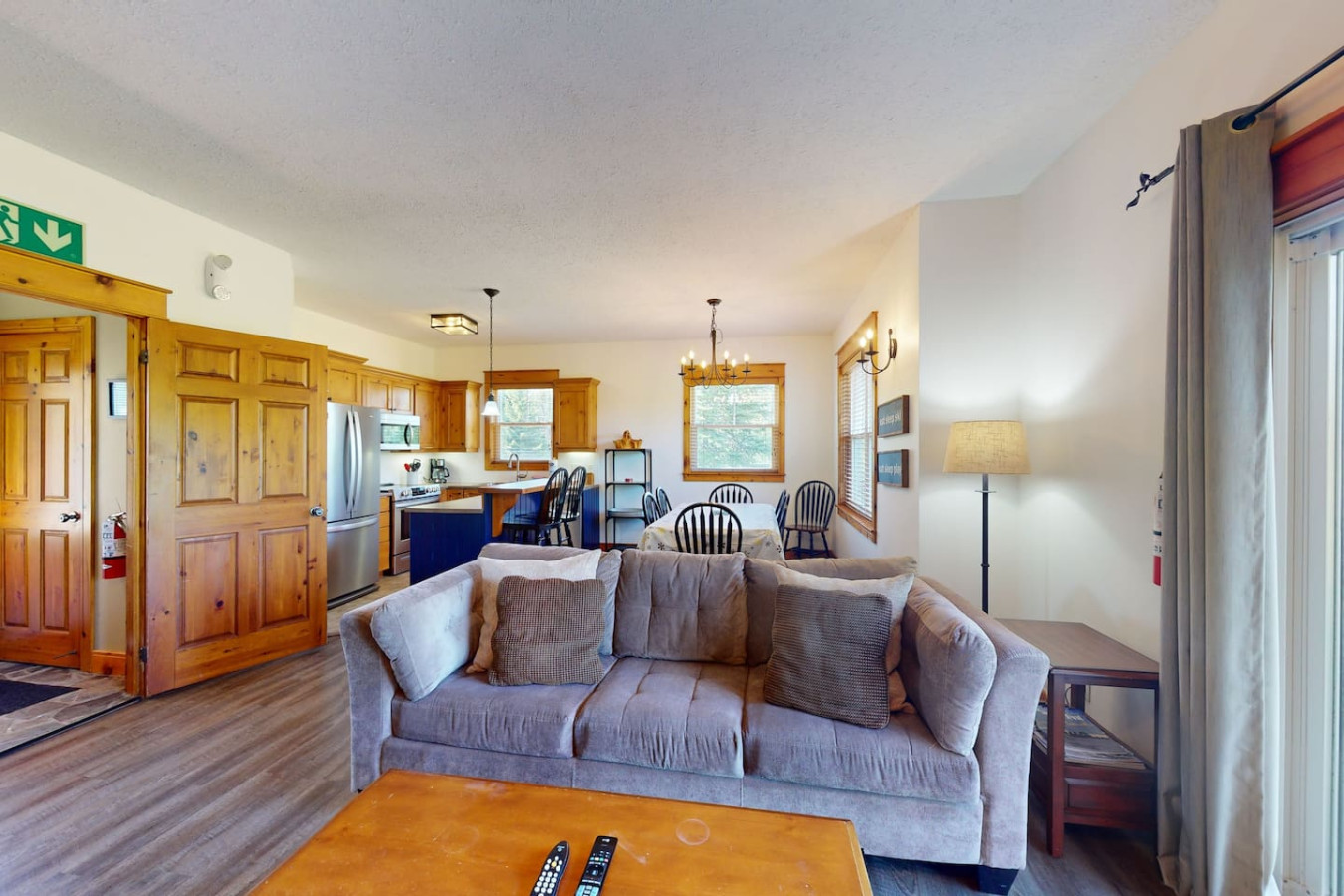 2BDR Getaway near Blue with Free Shuttle | Photo 7