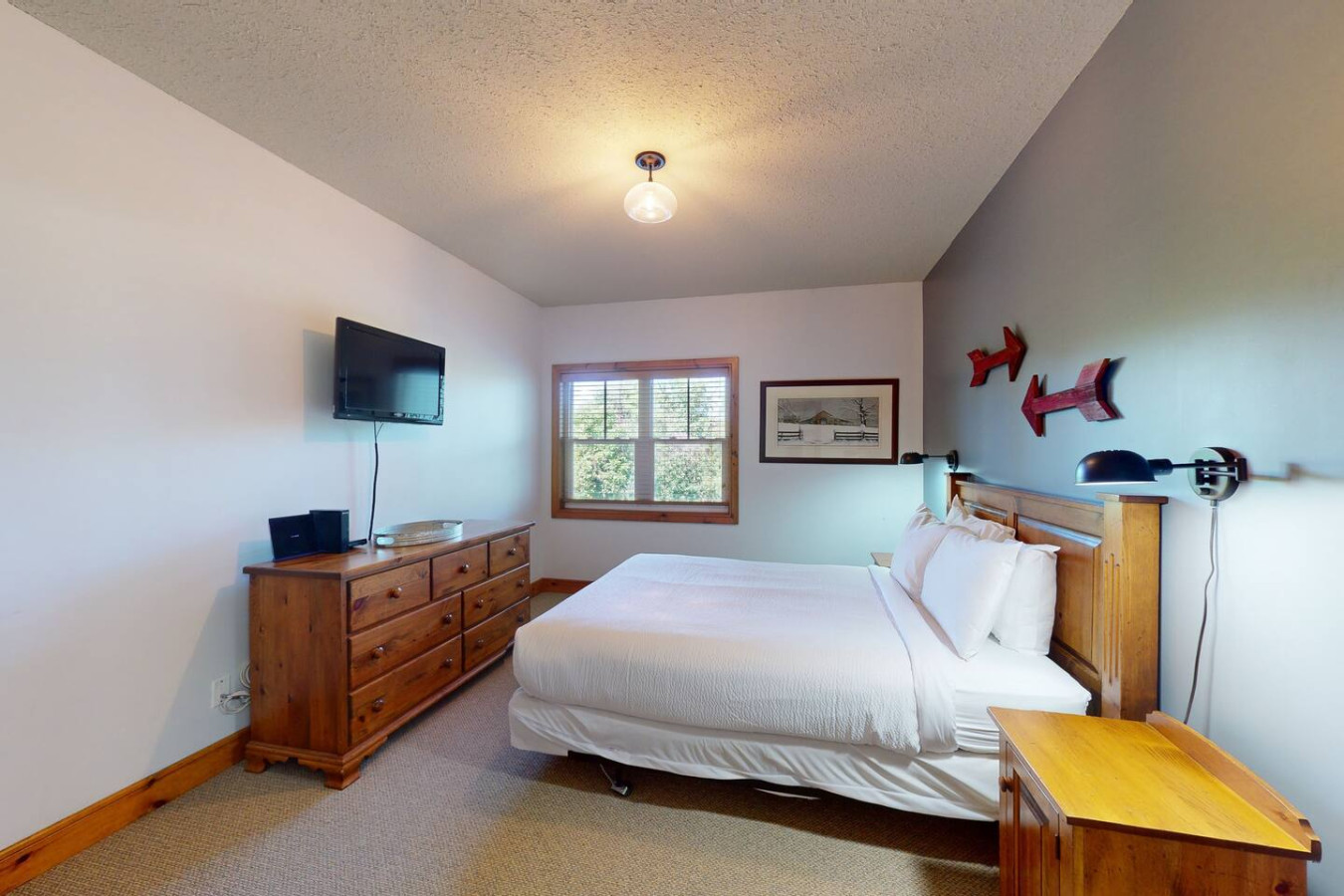 2BDR Getaway near Blue with Free Shuttle | Photo 12