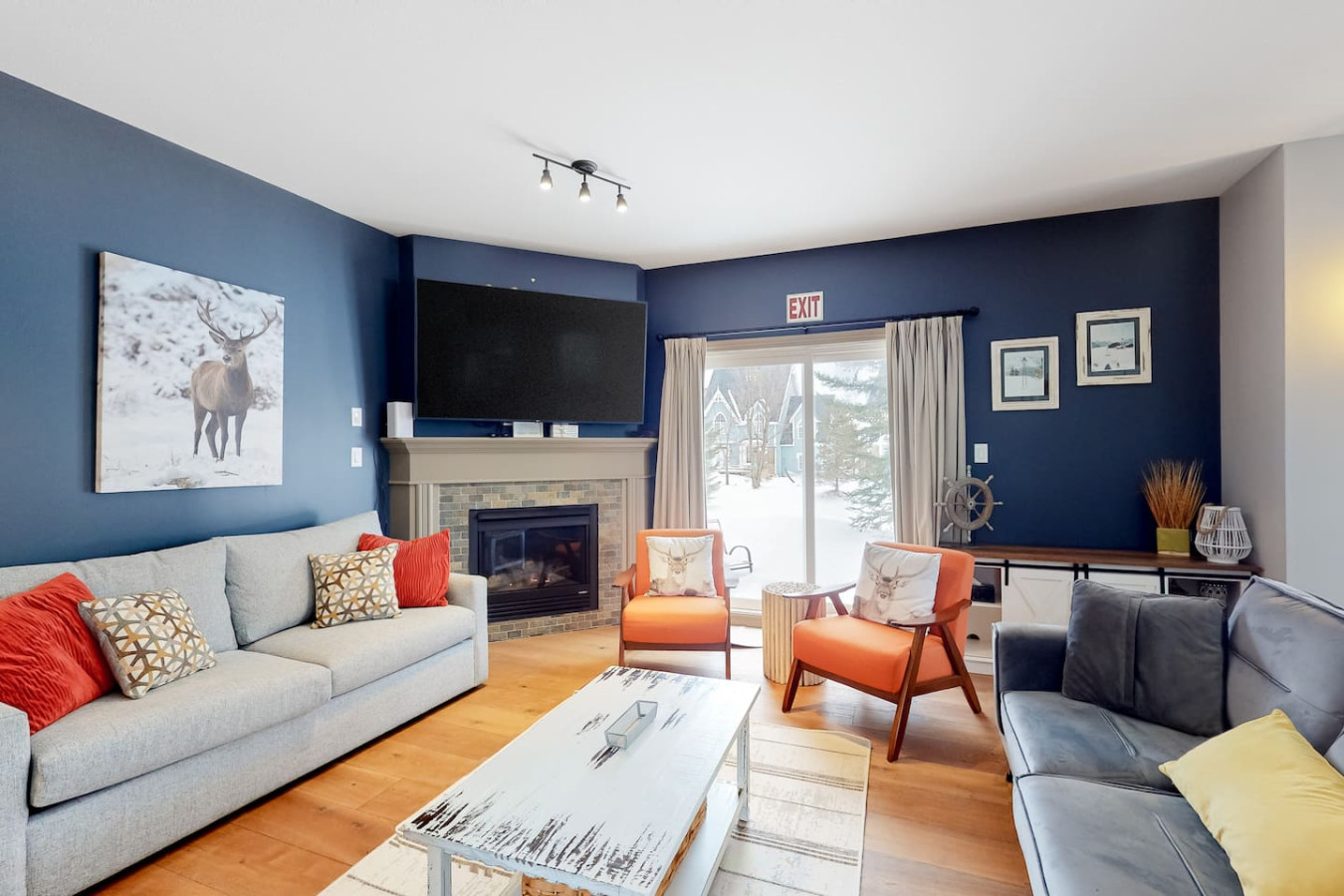 Stylish 2BDR Condo with Summer Pool