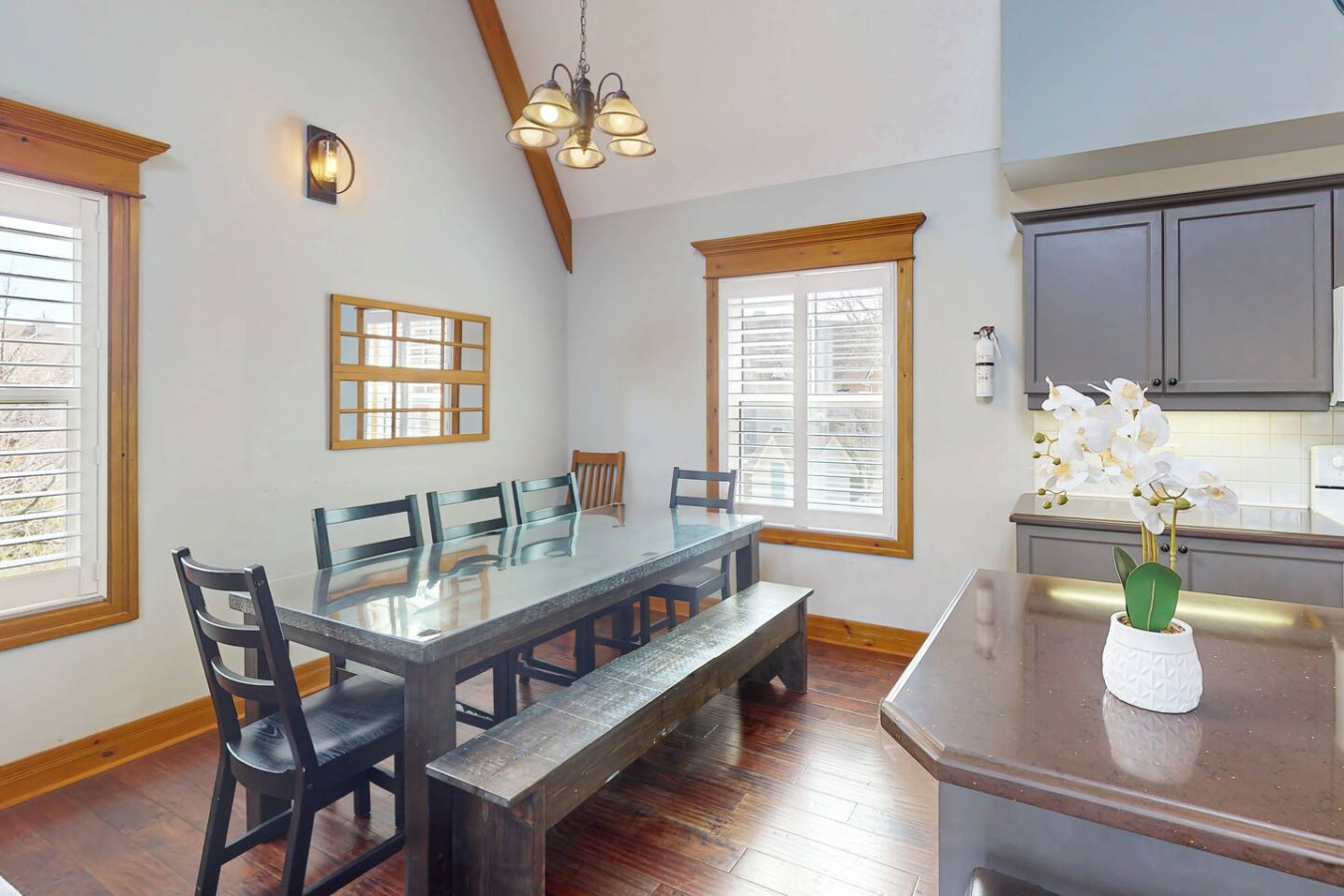 Spacious Family Getaway w/ Free Shuttle to Blue | Photo 10