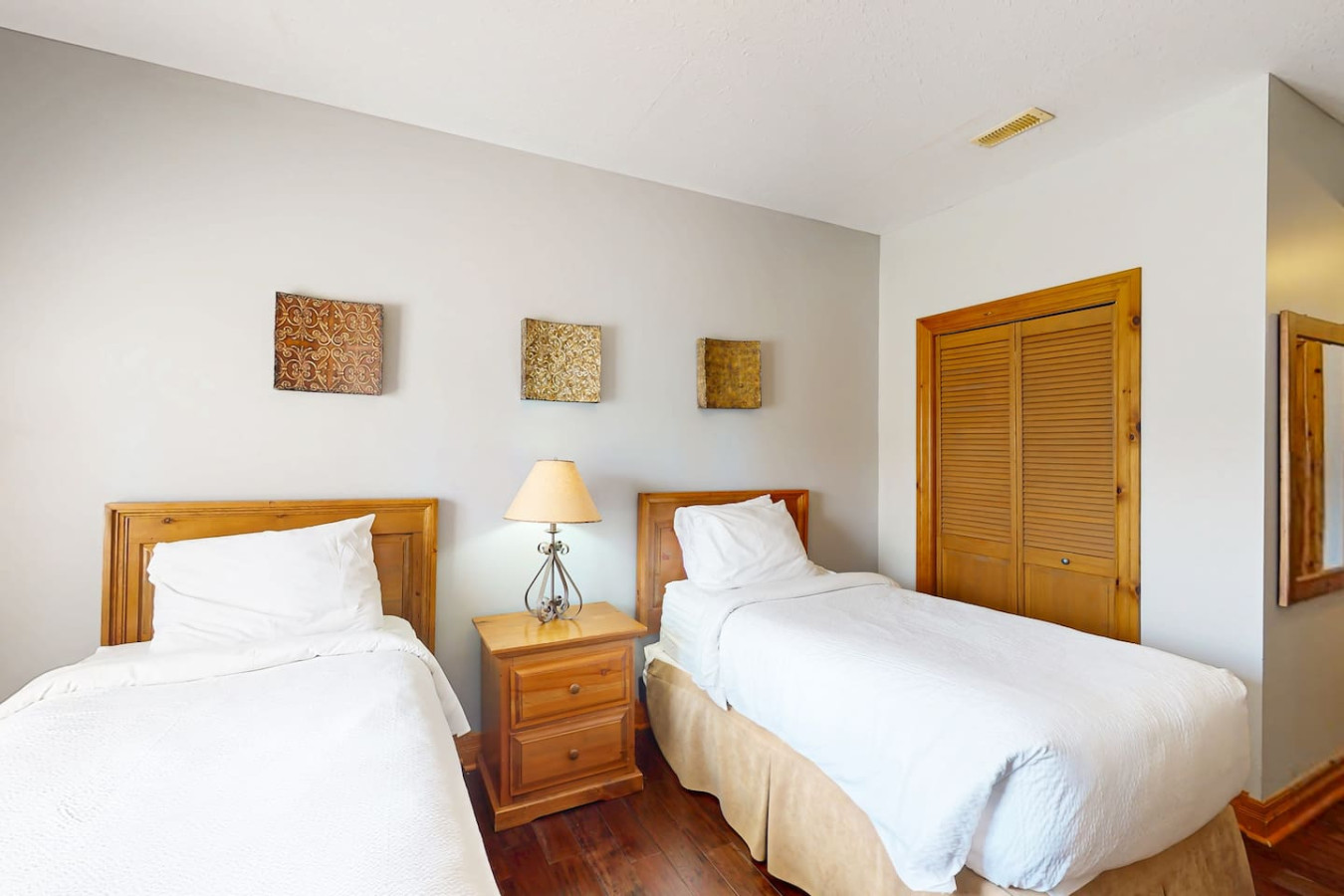 Spacious Family Getaway w/ Free Shuttle to Blue | Photo 18