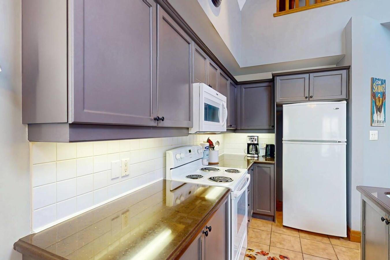 Spacious Family Getaway w/ Free Shuttle to Blue | Photo 2