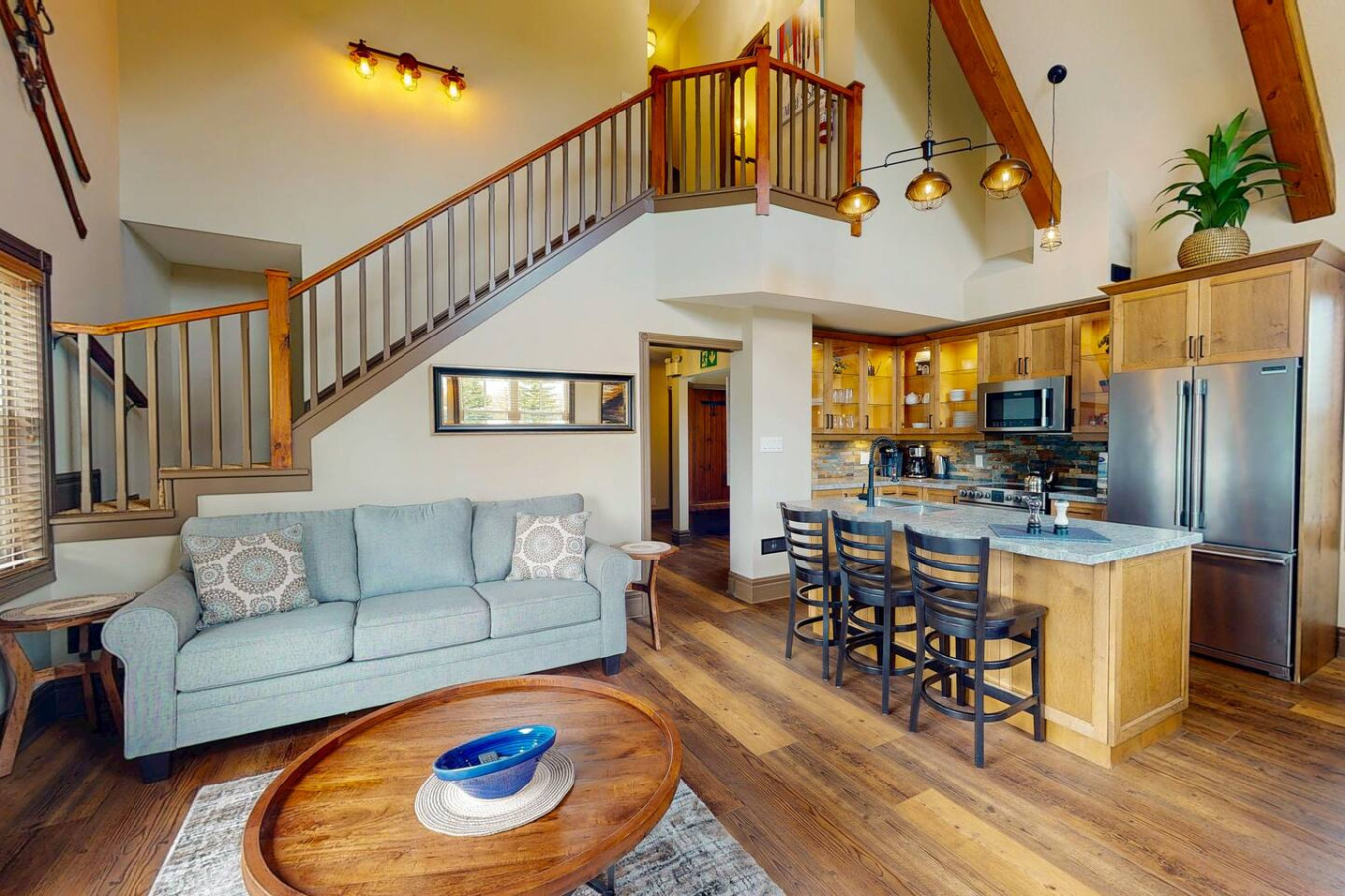 4BDR Spacious Blue Mtn Home with Summer Pool